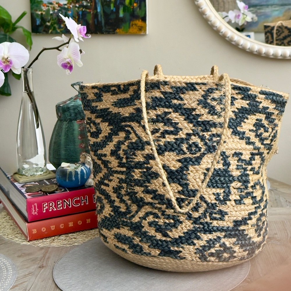 SHIRALEAH Chicago Blue and Natural Jute Tote